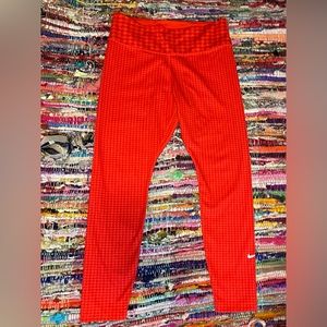 Nike Women’s Size L Dri-Fit Mid-rise 7/8 One Icon Clash Leggings in Red Chile